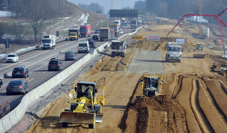 Baustelle der Autobahn A8 Augsburg - Ulm im Februar 2015