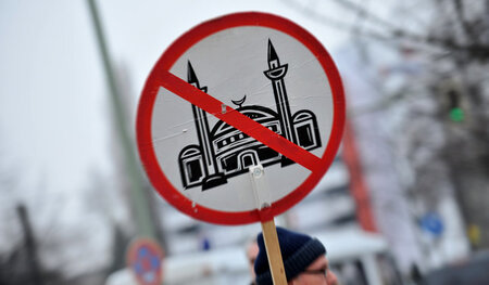 Antimuslimischer Rassismus im »islamkritischen« Gewand: Demonstr...