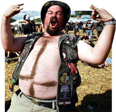 Wacken hat 1900 Einwohner. Und das ist nur einer von 70 000 Fest... Wacken hat 1900 Einwohner. Und das ist nur einer von 70 000 Fest...