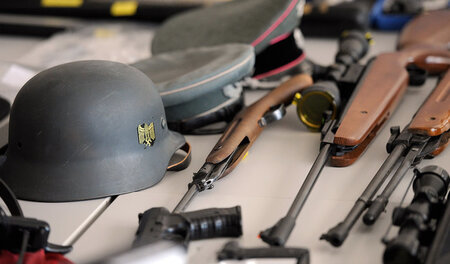 Bereit für den Bürgerkrieg; Die nordrhein-westfälische Polizei p...