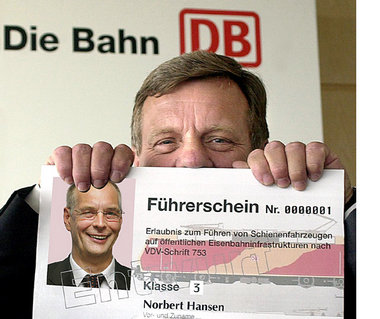 Mehdorn muß wohl selber fahren. Selbst Transnet-Chef Norbert Han... Mehdorn muß wohl selber fahren. Selbst Transnet-Chef Norbert Han...