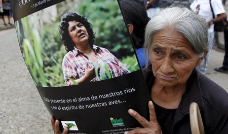 Trauer um Berta Cáceres am Sonnabend in La Esperanza
