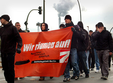 Neonazis marschieren in Lichtenberg, November 2006 Neonazis marschieren in Lichtenberg, November 2006
