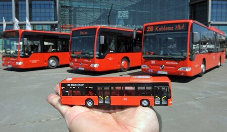 Die Bahn macht schon länger auf Busunternehmen: Präsentation von...