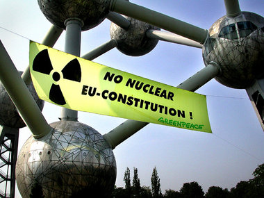 Atomlobbyisten verschaffen sich Zugang zu politischen Entscheidu... Atomlobbyisten verschaffen sich Zugang zu politischen Entscheidu...