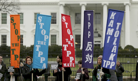 Der Kampf gegen TPP ist international: In mehreren Sprachen prot...