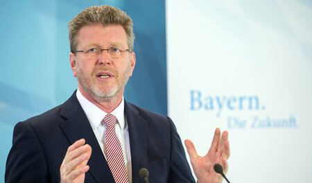 er Leiter der bayerischen Staatskanzlei, Marcel Huber (CSU), am ...