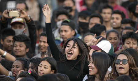 Nepalesinnen bei einem Konzert zum Internationalen Frauentag am ...