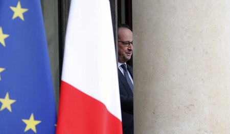 Francois Hollande – in Erwartung der Angehörigen der Anschlagsop...