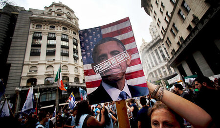Äußerst unbeliebt: Protest gegen US-Präsident Obama während der ... Äußerst unbeliebt: Protest gegen US-Präsident Obama während der ...