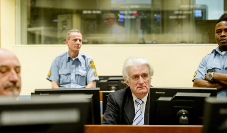 Radovan Karadzic vor dem Haager Jugoslawien-Tribunal