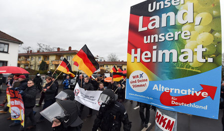 Demonstrationszug des islam- und flüchtlingsfeindlichen Pegida-A...