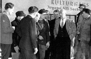 BU  Übereinstimmung in der Vielstimmigkeit: Kulturminister Johan...