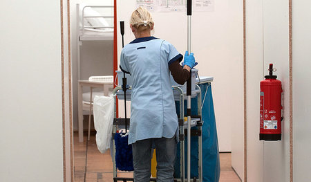 Unterbezahlt und diskriminiert: Reinigungskräfte sind meist weib...