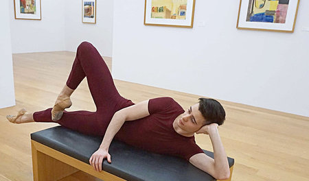 Dehnen, strecken, einen Pfirsich suchen, finden und reinbeissen:...