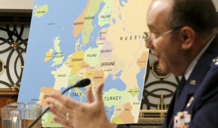 Geografiestunde im US-Senatskomitee für die Streitkräfte: US-Gen...