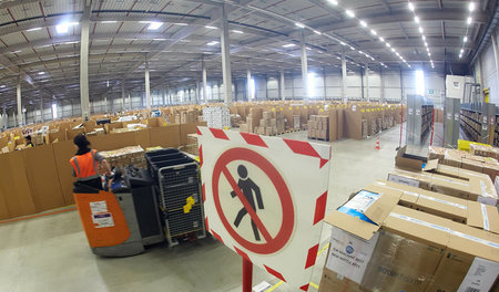 Amazon-Logistikzentrum im rheinland-pfälzischen Koblenz. Hier wa...