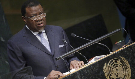 Namibias Präsident Hage Geingob am 29. September bei einer Rede ... Namibias Präsident Hage Geingob am 29. September bei einer Rede ...