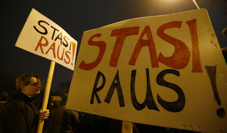 Letzter Rest der Stasi-Hysterie: Demonstration gegen Bodo Ramelo... Letzter Rest der Stasi-Hysterie: Demonstration gegen Bodo Ramelo...
