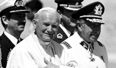 Zu Gast bei Freunden: Papst Johannes Paul II. besuchte im April ...
