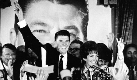 »Dr. Strangelove existiert wirklich«: Ein Ronald-Reagan-Wimmelbi... »Dr. Strangelove existiert wirklich«: Ein Ronald-Reagan-Wimmelbi...