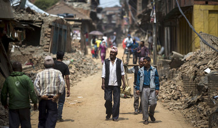Nach dem Schock: In Bhaktapur brachte das Erdbeben vom 25. April...