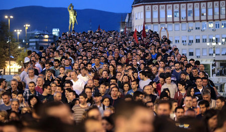 Im Schatten von Alexander dem Großen: Protestzug durch die mazed...