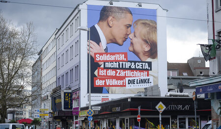 Make love, not TTIP? Bundestagsfraktion der Partei Die Linke prä... Make love, not TTIP? Bundestagsfraktion der Partei Die Linke prä...