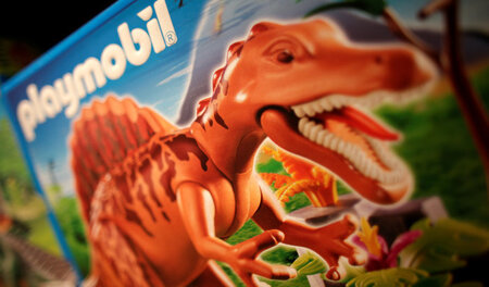 Urzeitviecher greifen an. Playmobil-Spielzeug aus dem Jahr 2009