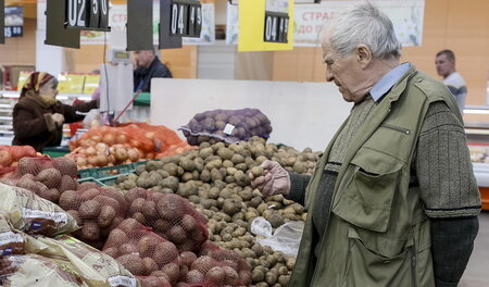 Marktstand in Kiew, April 2016: Die Preise für Lebensmittel sind...