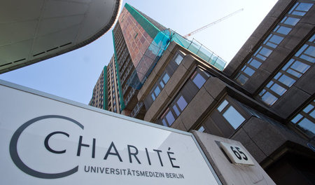 Die Löhne für studentische Beschäftigte in der Charité reichen z... Die Löhne für studentische Beschäftigte in der Charité reichen z...