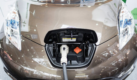 Tanken geht meist noch schneller: Aufladen eines E-Automobils vo...