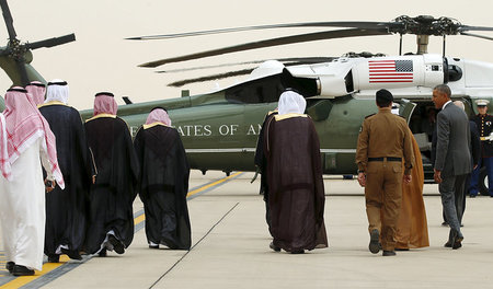 Staatsbesuch: US-Präsident Obama vor Hubschrauber »Marine One« a...