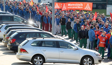 Die IG Metall gibt sich bei VW derzeit kämpferisch. Am Freitag d... Die IG Metall gibt sich bei VW derzeit kämpferisch. Am Freitag d...