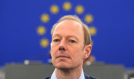 Sitzt für die »Partei für Arbeit, Rechtsstaat, Tierschutz, Elite...