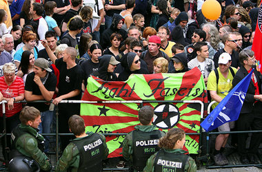 In Gräfenberg blieb der Marktplatz am Samstag von Nazigegnern be... In Gräfenberg blieb der Marktplatz am Samstag von Nazigegnern be...