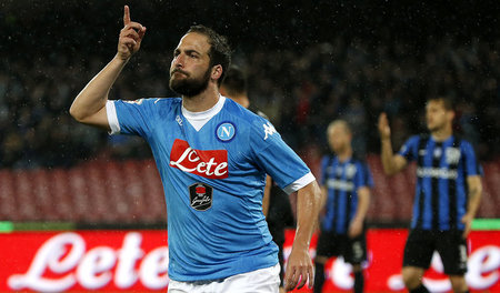 Bereits 32 Tore in 33 Spielen hat Gonzalo Higuain in diesem Calc...