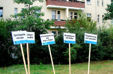Animierung zur Aktion: Schilder zeigen, wo’s langgeht Animierung zur Aktion: Schilder zeigen, wo’s langgeht