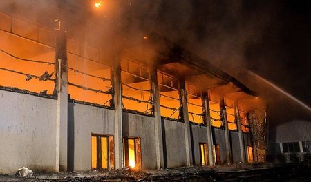 Strafrechtsreform in Zeiten der Verrohung: Brandanschläge auf Fl...
