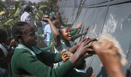 Die Wut der Kinder von Nairobi: Fünf Schüler mussten nach Attack...