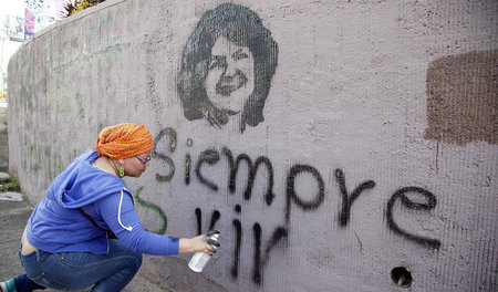 »Für immer am Leben«: Ein zum Weltfrauentag am 8. März gemaltes ...