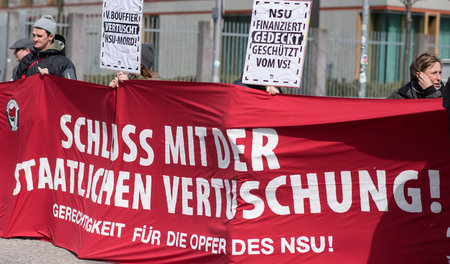 Protest vor der hessischen Landesvertretung in Berlin (7. April ...
