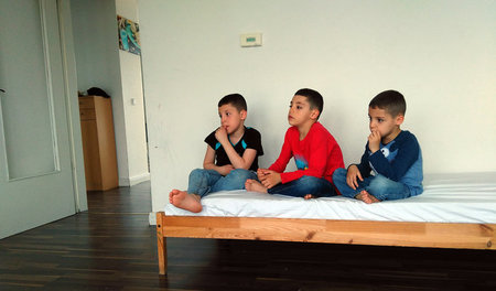 Fernsehen als Deutschkursersatz: Die Kinder der Familie Turaani ...