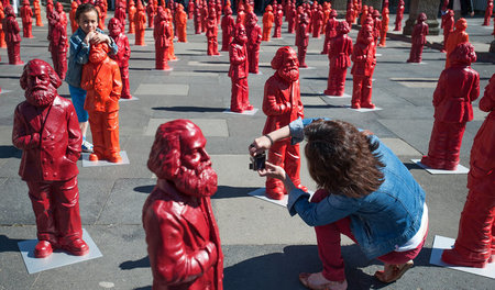 Symbolbild: Karl-Marx-Figuren des Konzeptkünstlers Ottmar Hörl z...
