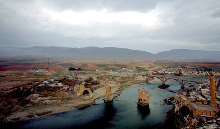 Blick auf das vom Untergang bedroht Hasankeyf