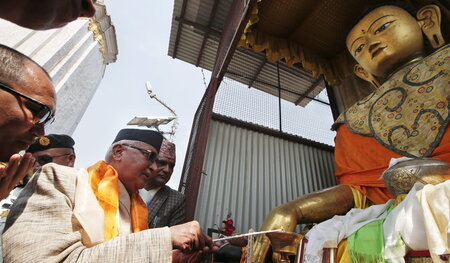 Nepals Premierminister Khadga Prasad Sharma Oli Ende April bei e...