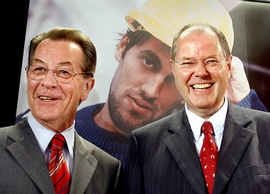 Franz Müntefering und Peer Steinbrück brauchen sich um ihre Alte...