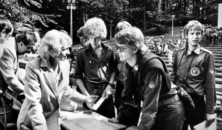 Pionierrepublik »Wilhelm Pieck« am Werbellinsee, 1983: Margot Ho... Pionierrepublik »Wilhelm Pieck« am Werbellinsee, 1983: Margot Ho...
