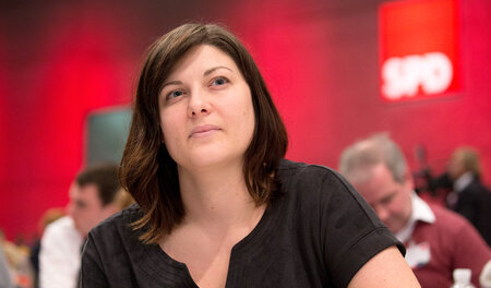 Juso-Bundesvorsitzende Johanna Uekermann am 11.12.2015 beim Part... Juso-Bundesvorsitzende Johanna Uekermann am 11.12.2015 beim Part...