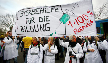 Studenten protestieren am 10.12.2009 in Bonn gegen die so genann...